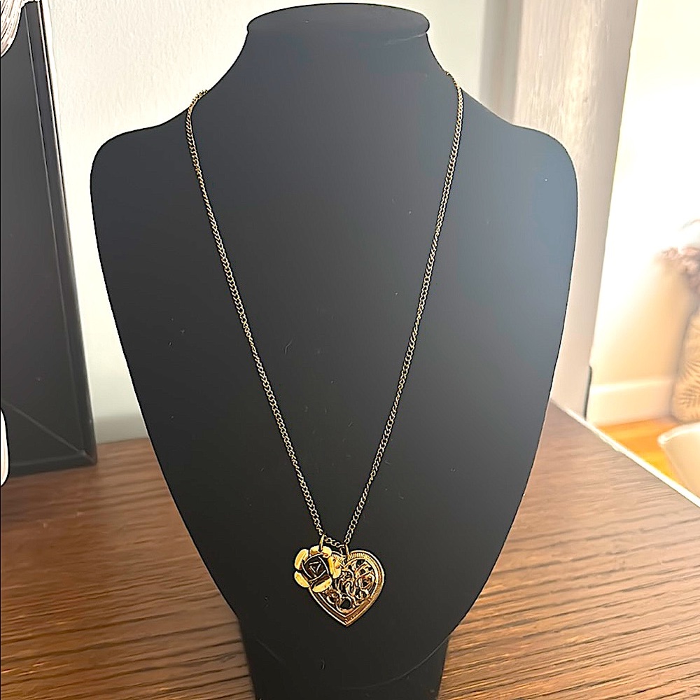 EUC Heart & Rose Necklace